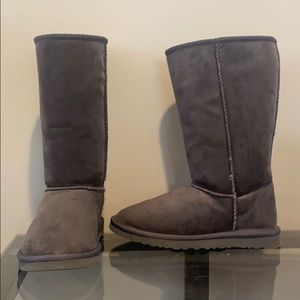 Tall grey UGG women’s boots